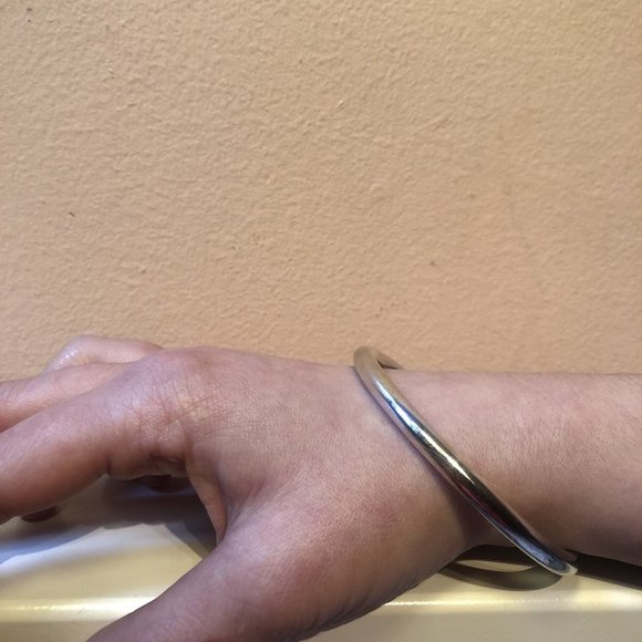 Solid Silver Plated 6mm Bangle Bracelet - Picture 1 of 3